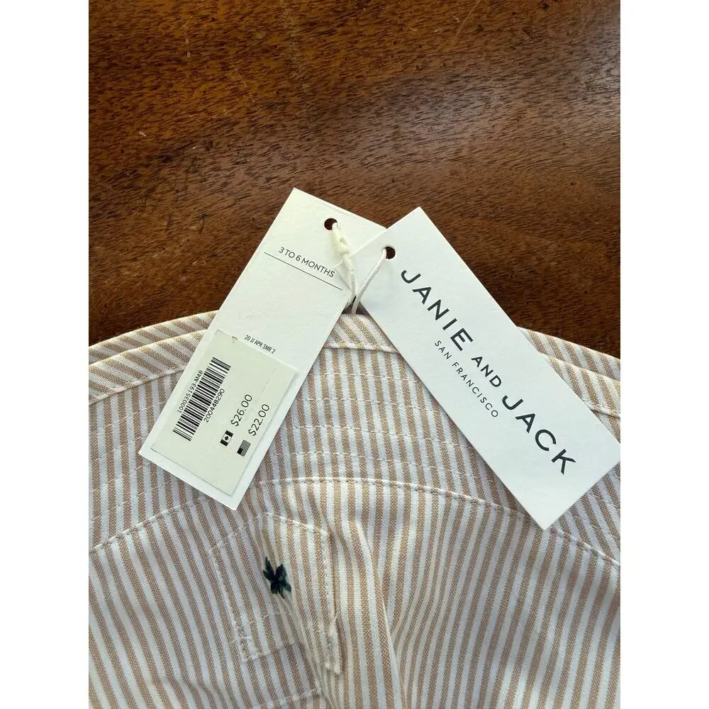 NWT Baby Yellow and White Palm Bucket Hat